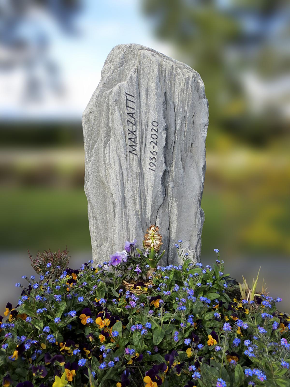 Heimenschwand, Röthenbach, Buchen – ein naturbelassener Findling für stille Orte der Erinnerung.